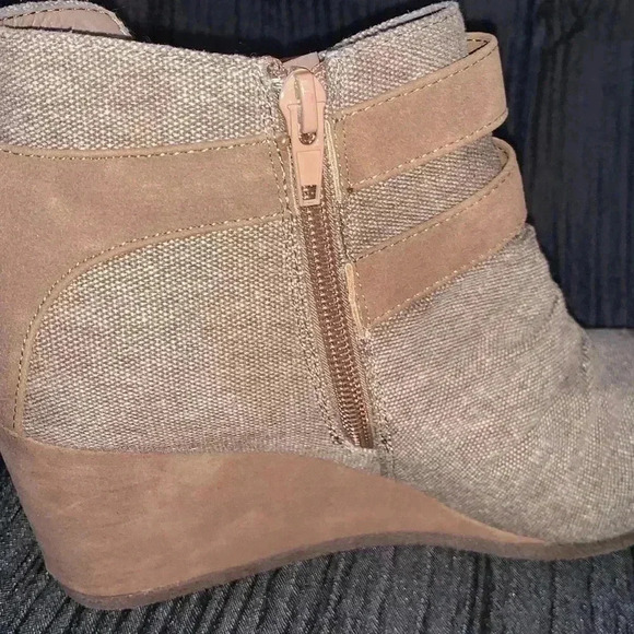 PIERRE DUMAS WEDGE ANKLE BOOTS SZ 7.5 - Picture 9 of 10